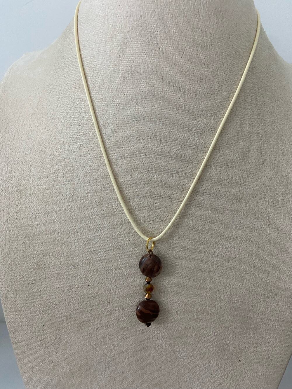 vintage brown beaded pendant necklace